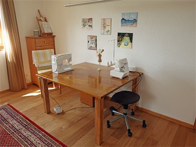 new_sewing_table_24.jpg