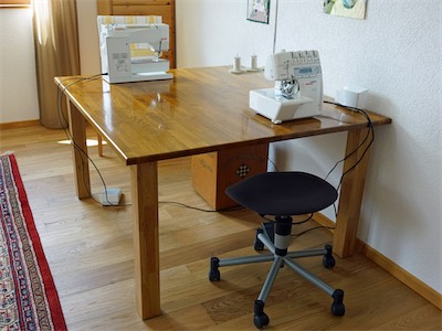 sweet_home_new_sewing_table_smal_I_on_2019.JPG