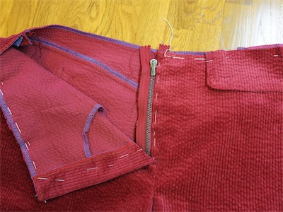 red_corduroy_trousers_2021_016.jpg