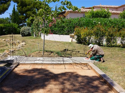 Construction of the Wrought-Iron Pavilion